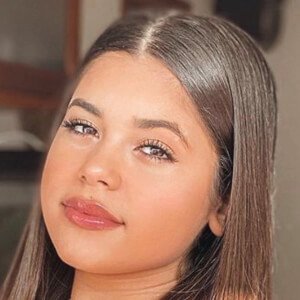 Annie Vega, 19 (YouTube Star)