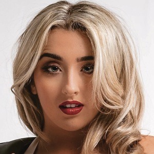 Annie Winstanley, 25 (Dancer)