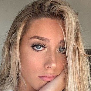 Ansley Minor, 23 (TikTok明星)
