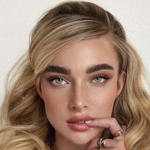 Antonia Freya Lydia, 26 (Ngôi sao Instagram)