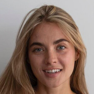 Anya Lesun, 35 (模特)