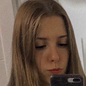 Ara Dittler, 26 (TikTok Star)