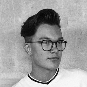 Archie Hill, 25 (Cantante pop)