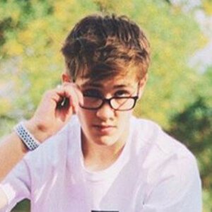 Archie Lyndhurst (2000 - 2020) (电视演员)