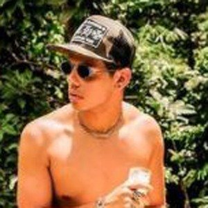 Ari Petrou, 26 (Instagram Star)