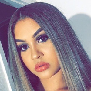 Ariadna Juárez, 25 (Star di YouTube)