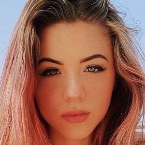 Ariana Donovan image 8