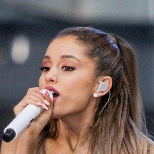 Ariana Grande, 32 (流行歌手)