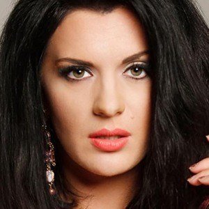 Ariana Savalas image 4