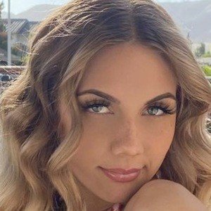 Arianna Flowers, 22 (TikTok明星)