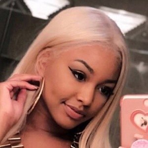 Ariel Foxx image 4