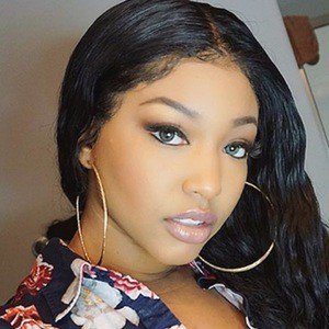 Ariel Foxx image 6