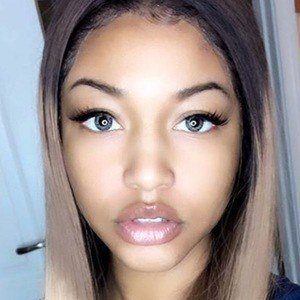 Ariel Foxx image 7