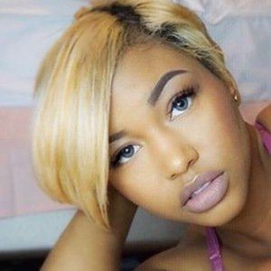 Ariel Foxx image 8