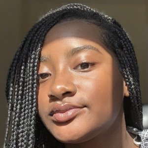 Ariel Gray image 4