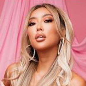 Arika Sato, 39 (Star di YouTube)