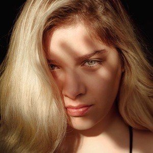 Arilena Ara, 25 (Cantante pop)