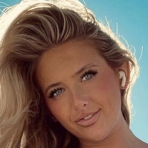 Aris Voegele, 24 (TikTok Star)