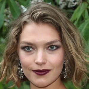 Arizona Muse, 37 (模特)