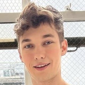 Art Bezrukavenko, 28 (TikTok明星)