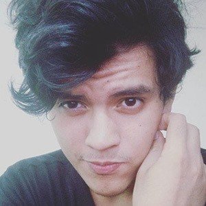 ArtuxCreed, 33 (YouTube Star)