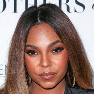 Ashanti, 45 (R&B歌手)