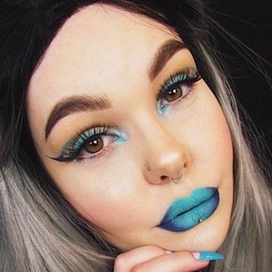 Ashleigh Clements, 31 (Estrella de Instagram)