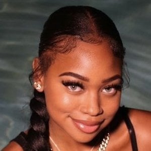 Ashleigh Summers image 3