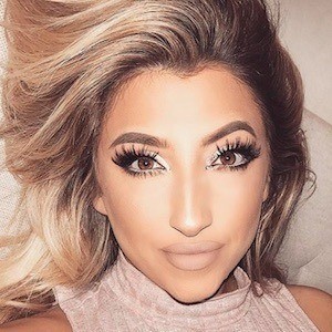 Ashley Blue DeFrancesco, 31 (Instagram明星)