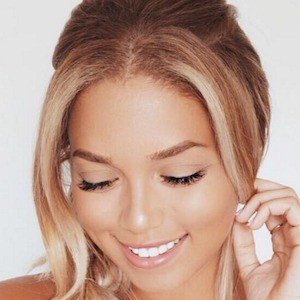 Ashley Marie Bloomfield, 35 (YouTube明星)