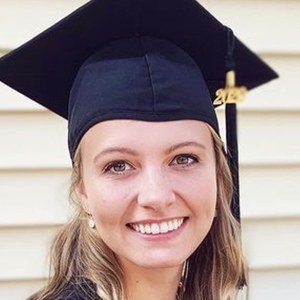 Ashley May, 30 (YouTube明星)