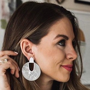 Ashley Robertson, 38 (Blogger)