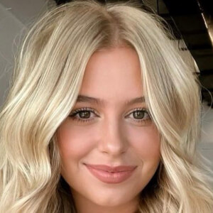 Ashley Sims, 22 (TikTok Star)