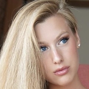 Ashley Taylor Bidelspach, 27 (Modelo)