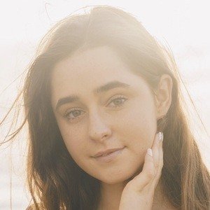 Ashley Wicka, 23 (YouTube明星)