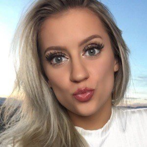Ashly Schwan, 28 (Instagram Star)