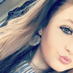 Ashlynn SevenSuperGirls, 26 (YouTube明星)