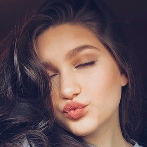 Ashton Edminster, 26 (Folk Singer)