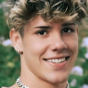 Ashton Pavlow image 5