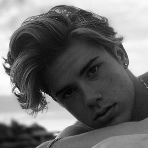 Ashton Pavlow image 8