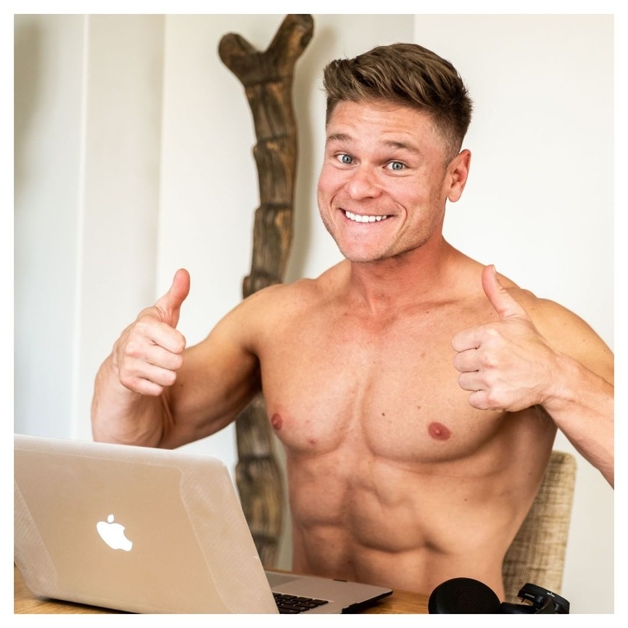 Ashton Pienaar, 36 (现实之星)