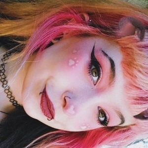 Askingjazmyn, 22 (Instagram明星)