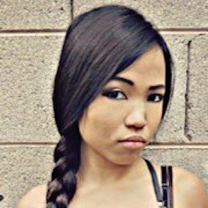 Asta Young, 33 (现实之星)