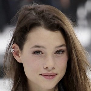 Astrid Berges-Frisbey image 4