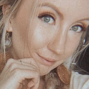 Atlas of Amber, 32 (TikTok明星)