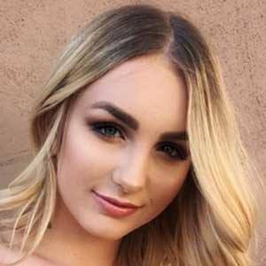 Audra Hofmeister, 26 (YouTube明星)