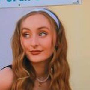 Audrey Hope, 22 (Movie Actress)