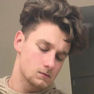 August Bruce, 23 (YouTube明星)