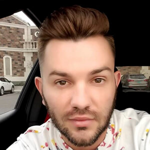 Austin McConnell, 39 (TikTok明星)