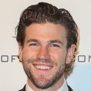 Austin Stowell image 5